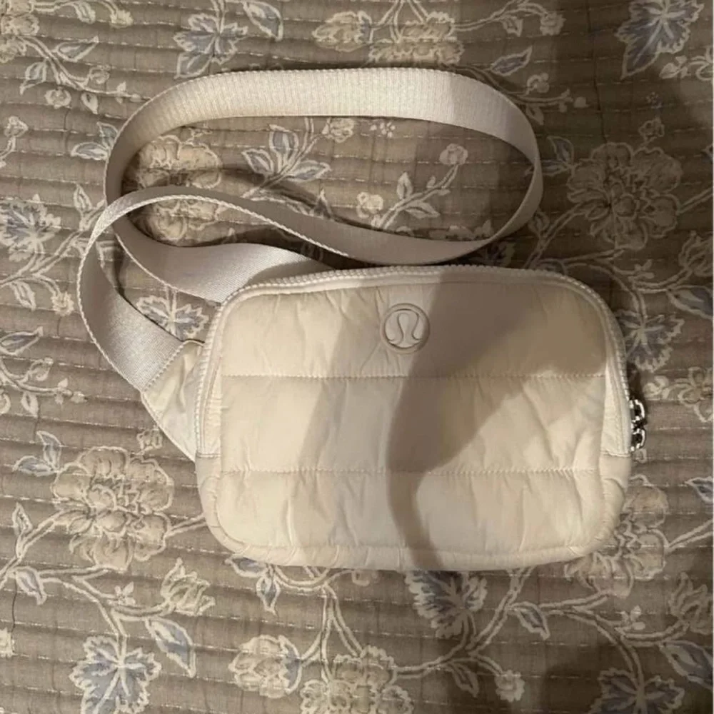 lululemon athletica Off-White Crossbody Bag - Picture 1 of 3